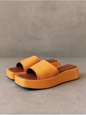 Svegan Designer Platform Slide Sandals in Orange - Women